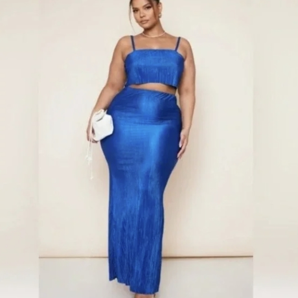 NWT PrettyLittleThing Plus Plisse Maxi Skirt-Blue
